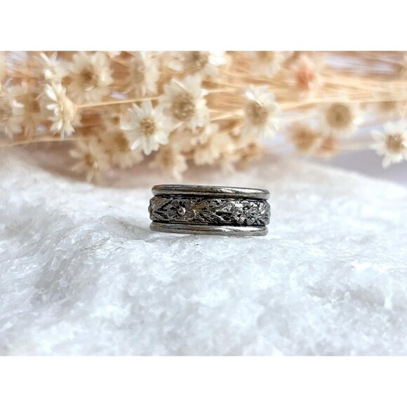 Silver Toned Floral Daisy Accented Band Style Unisex Vintage Ring - sz 7 - Picture 9 of 12